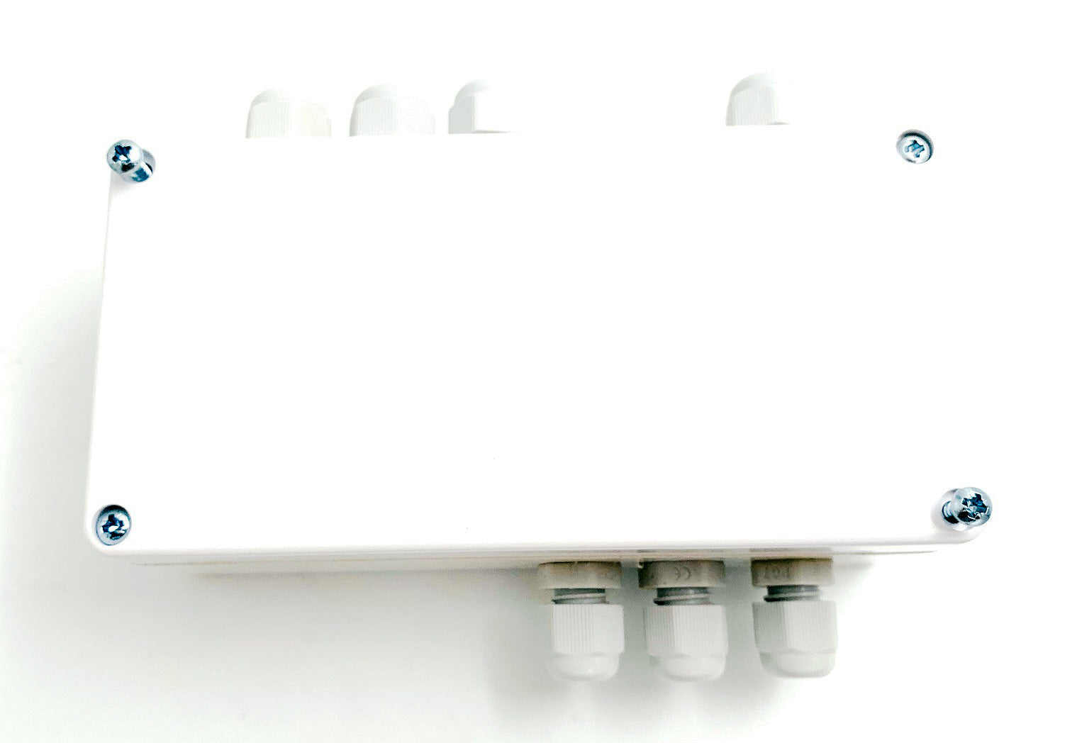 Niveausteuerung mit 3 pot.freien Umschaltkontakten - Pool Me Up