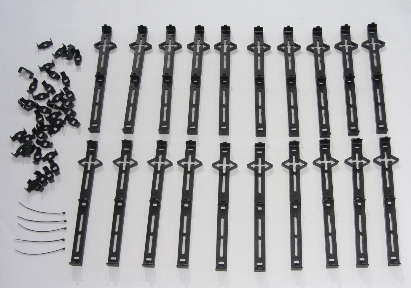 Mitras Montageset mit 20 Stk. Mattenhaltern - 141025 - Benutzerdefiniertes Produkt - Pool Me Up