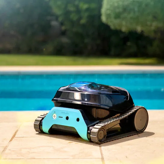Dolphin LIBERTY 300 mit PVC Bürsten und Ladegerät - Pool Me Up